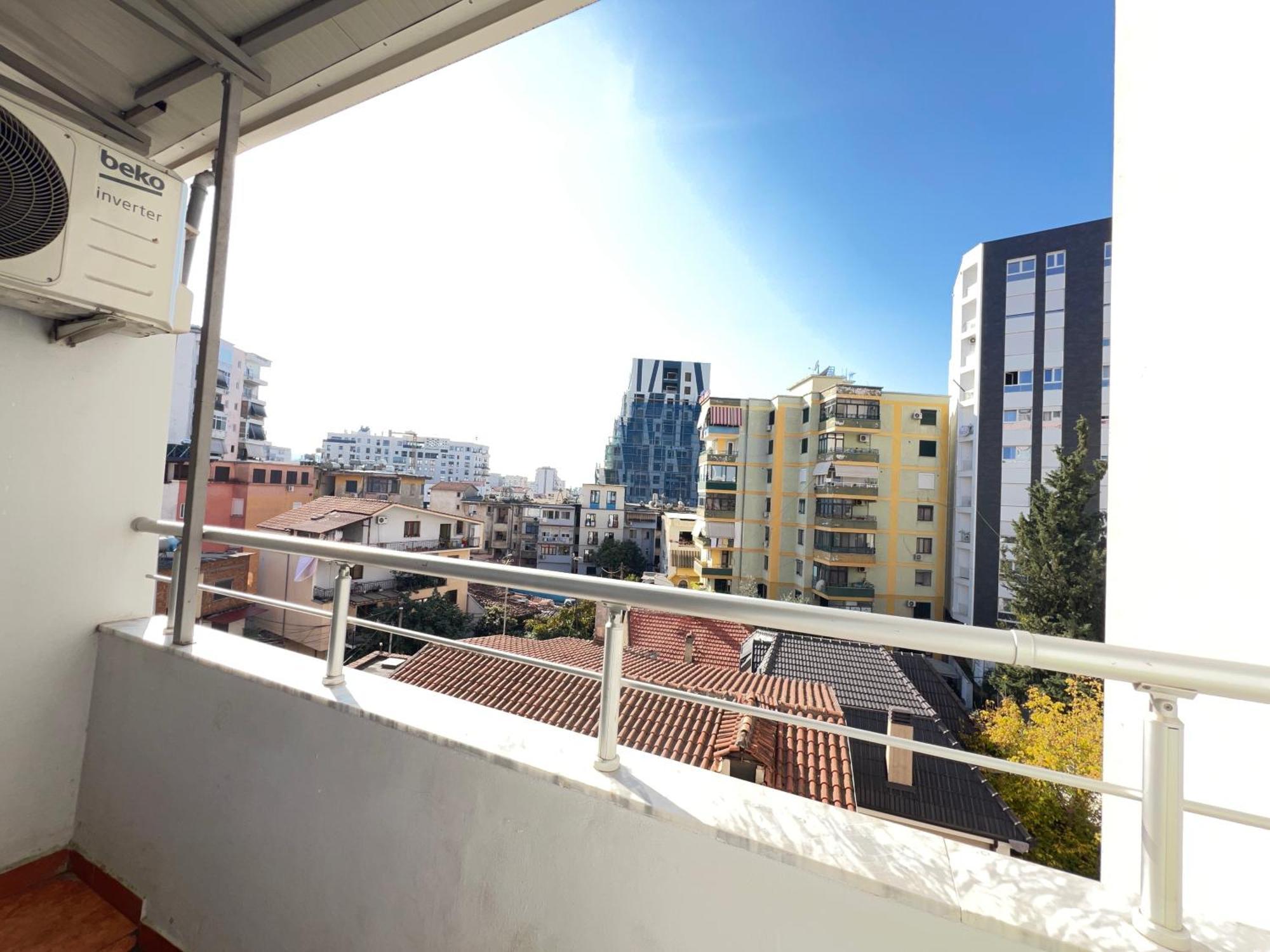 Sunlit House City Center Tiranë Luaran gambar